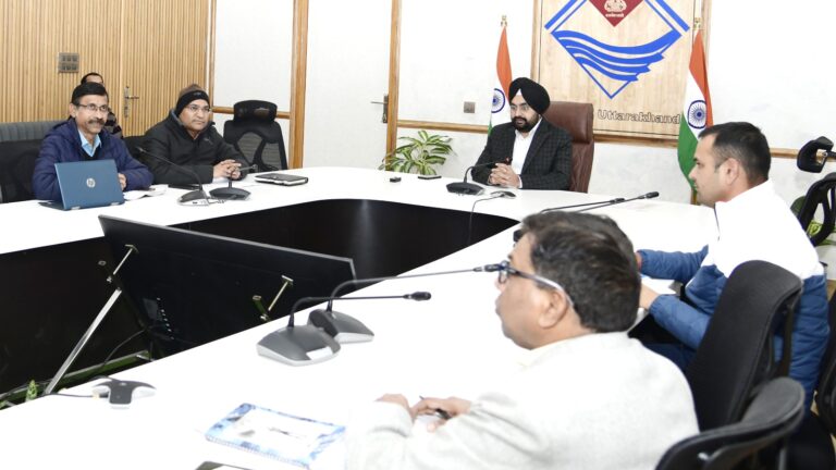 सीएस एस.एस. संधू ने की उत्तराखंड लैंडस्लाइड मिटिगेशन एण्ड मैनेजमेंट सेंटर के अगले 5 सालों की कार्ययोजना पर सेंटर के अधिकारियों के साथ चर्चा 