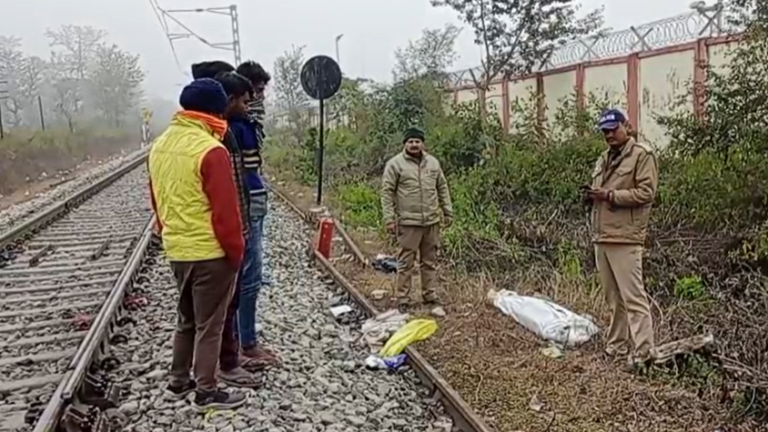 रेल पटरी में मिला युवक का कटा शव