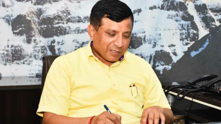 प्राधिकरण सभागार में उपाध्यक्ष ने महत्वपूर्ण बैठक लेकर दिए निर्देश, सर्वर धीमा चलने पर संबंधित कंपनी को भेजा जाएगा नोटिस