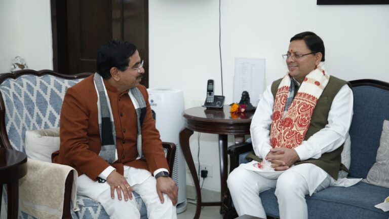 बड़ी खबर- सीएम पुष्कर सिंह धामी ने नई दिल्ली में केंद्रीय कोयला और खान मंत्री प्रह्लाद जोशी से की भेंट, इन मांगों को लेकर किया अनुरोध