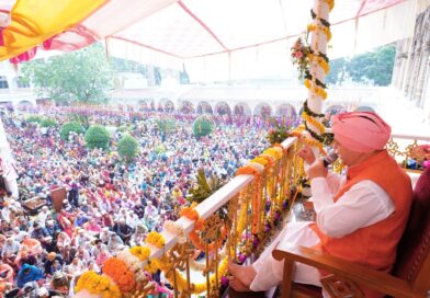 श्री दरबार साहिब में गुरु मंत्र पाकर धन्य धन्य हुई गुरु की प्यारी संगतें