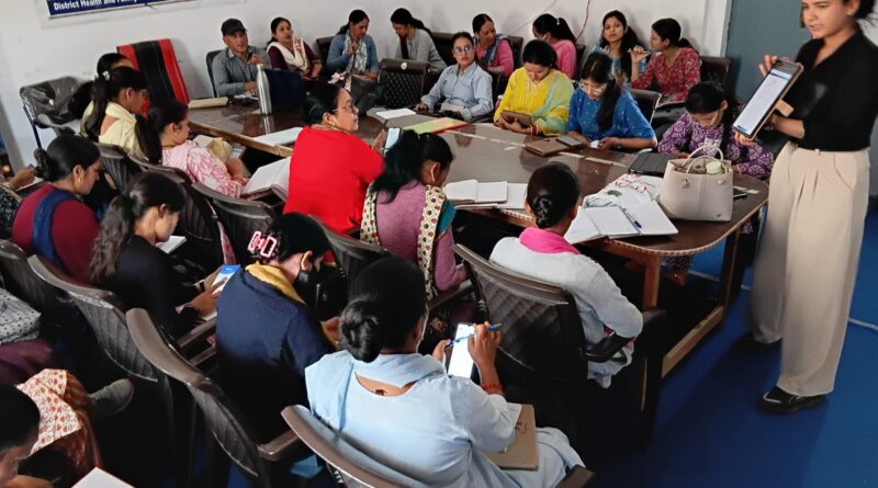 “डॉ. बलवीर सिंह की अगुवाई में स्वास्थ्य सेवाओं की समीक्षा—बैठक में योजनाओं की प्रगति पर मंथन”