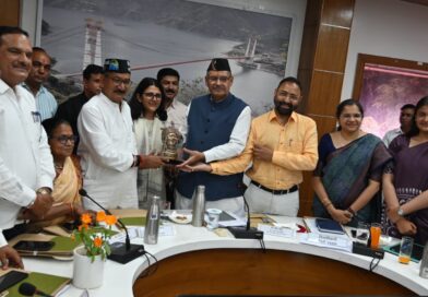 “जिला योजना को 30 साल की दूरदर्शिता के साथ तैयार करें: प्रभारी मंत्री गणेश जोशी”