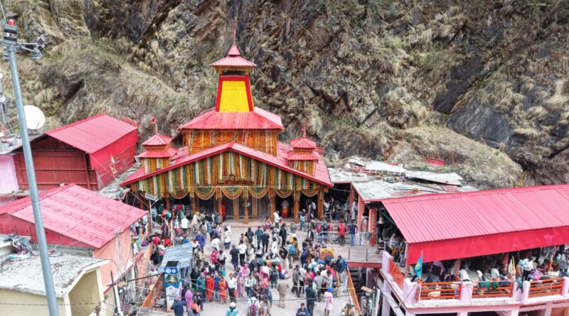 तीर्थयात्रियों की सुविधा सर्वोपरि: यमुनोत्री और गंगोत्री धाम यात्रा सुचारू रूप से जारी