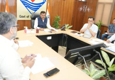 मुख्य सचिव आनन्द बर्द्धन ने की समीक्षा  