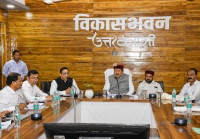 *कैबिनेट मंत्री भरत सिंह चौधरी ने ली जिला स्तरीय अधिकारियों की समीक्षा बैठक,योजनाओं के समयबद्ध क्रियान्वयन के दिए निर्देश*