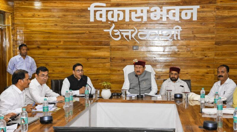 *कैबिनेट मंत्री भरत सिंह चौधरी ने ली जिला स्तरीय अधिकारियों की समीक्षा बैठक,योजनाओं के समयबद्ध क्रियान्वयन के दिए निर्देश*