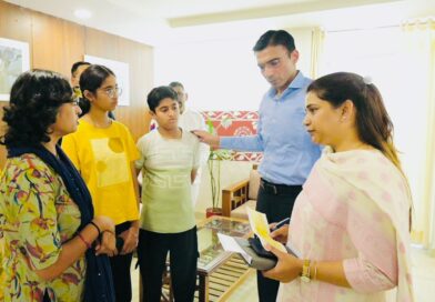 कैंसर पीड़ित विधवा सुनीता को जिला प्रशासन ने दी बड़ी राहत; बेटे को स्कूल में दाखिला, बेटी की शिक्षा ‘नंदा-सुनंदा’ से पुनर्जीवित, रायफल क्लब फंड से रू0 50 हजार की आर्थिक सहायता