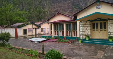 तूफान का कहर: नैनबाग क्षेत्र में भारी नुकसान, गोशाला ध्वस्त और गेस्ट हाउस की छत उड़ी