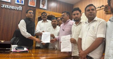 परीक्षाओं में अनियमितताओं और पेपर लीक के खिलाफ उत्तरकाशी कांग्रेस मुखर, राष्ट्रपति को भेजा ज्ञापन