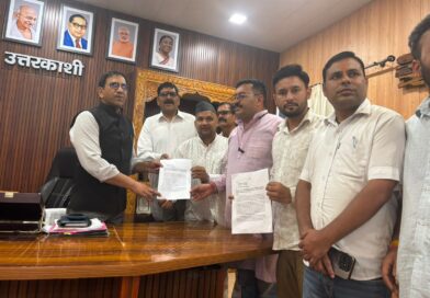 परीक्षाओं में अनियमितताओं और पेपर लीक के खिलाफ उत्तरकाशी कांग्रेस मुखर, राष्ट्रपति को भेजा ज्ञापन