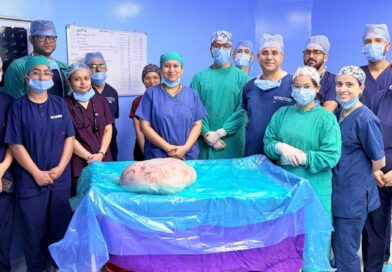 पेट में 15 किलो की गाँठ लेकर पहुँची महिला — सफल कैंसर सर्जरी से मिली नई ज़िंदगी