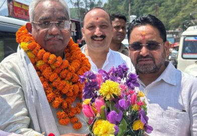 आपदा प्रभावित क्षेत्रों में सड़क बहाली के लिए विधायक सुरेश चौहान ने कैबिनेट मंत्री को सौंपा ₹6.21 करोड़ का प्रस्ताव