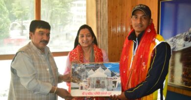 गंगोत्री मंदिर समिति ने उत्तरकाशी पुलिस को किया सम्मानित: यात्रा के सफल प्रबंधन पर मिला ‘देवदूत’ का सम्मान