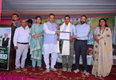 नैनबाग के बांडासारी में कृषि मंत्री गणेश जोशी ने किया खेत बचाओ अभियान का शुभारंभ, किसानों को प्राकृतिक खेती और मृदा संरक्षण का दिया संदेश 