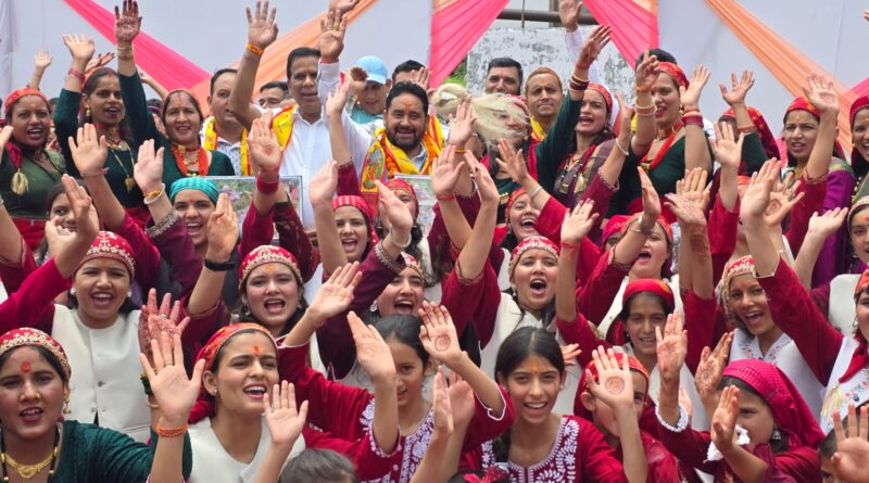 उत्साह, प्रेम और मिलन का प्रतीक: उत्तरकाशी के बौन गांव में ध्याणी मिलन  कार्यक्रम 