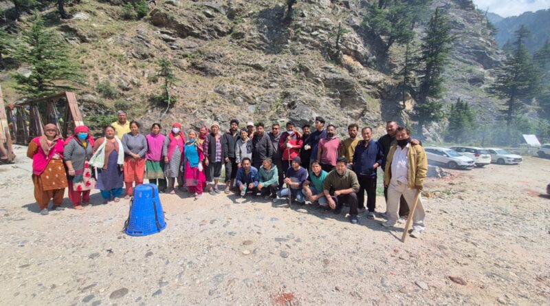 स्वच्छता की मिसाल बगोरी गांव ने फिर संभाली कमान. ग्रामीणों और पर्यटन समिति ने चलाया महा-सफाई अभियान 