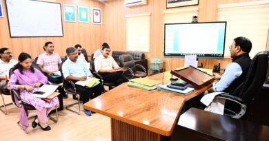 जिलाधिकारी ने की खाद्य संरक्षा विभाग एवं संभागीय परिवहन विभाग की समीक्षा