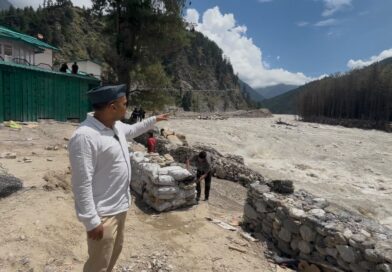 हर्षिल में बाढ़ सुरक्षा कार्यों में लापरवाही और धांधली का आरोप, कांग्रेस जिलाध्यक्ष ने दी जनआंदोलन की चेतावनी