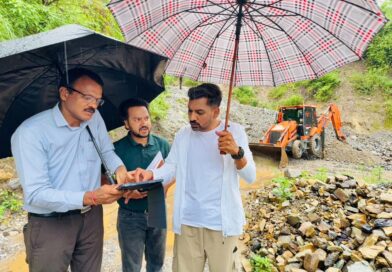 भारी बारिश के बीच ग्राउंड जीरो पर उतरे डीएम डॉ. आशीष चौहान