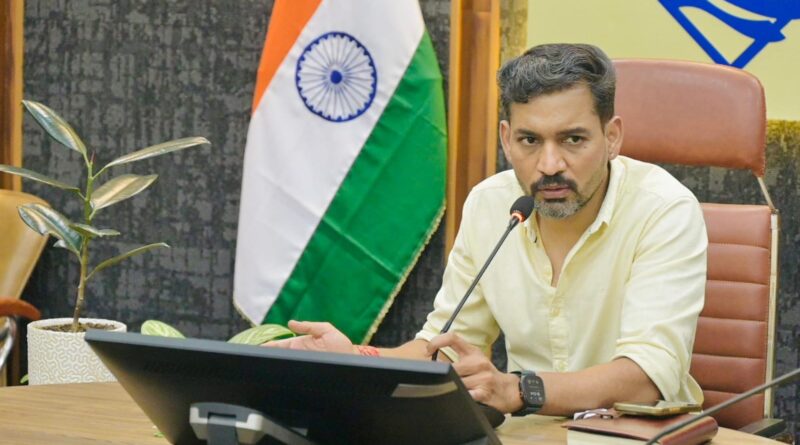 जल जीवन मिशन की अधूरी परियोजनाएं सर्वाेच्च प्राथमिकता से पूरी हों- डीएम