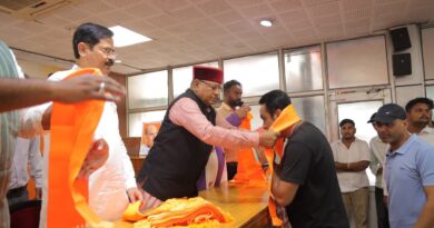 कैबिनेट मंत्री खजान दास के नेतृत्व में नगर निगम पार्षद एवं छात्र नेता सहित सैकड़ों लोगों ने थामा भाजपा का दामन 