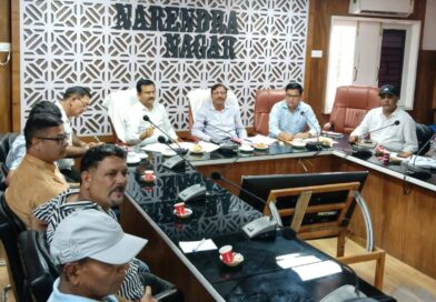 नरेंद्रनगर विधानसभा में विशेष गहन पुनरीक्षण  अभियान का अपर आयुक्त ने लिया जायजा