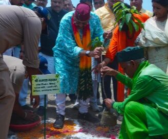 प्रभारी मंत्री सतपाल महाराज ने लोक पर्व हरेला पर पर्यावरण संरक्षण का संकल्प दिलाया