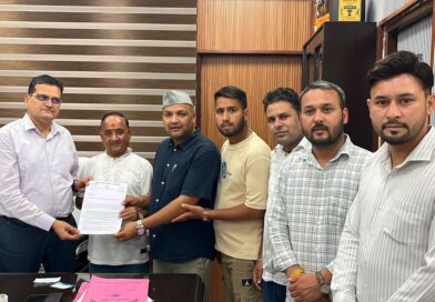 जिला अस्पताल में विशेषज्ञ चिकित्सकों की तैनाती को लेकर कांग्रेस ने सीएमओ को सौंपा ज्ञापन