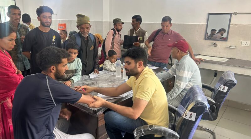 विशेषज्ञ चिकित्सा शिविरों में 8414 लोगों की हुई स्वास्थ्य जांच