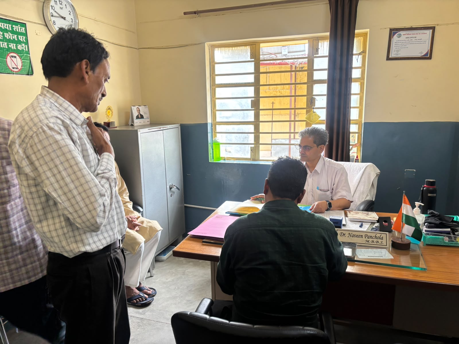 अपर मुख्य चिकित्सा अधिकारी ने चिन्यालीसौड़ एवं बनचौरा स्वास्थ्य केंद्रों का किया निरीक्षण, स्वास्थ्य व्यवस्थाओं का लिया जायजा