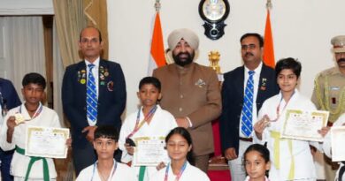 नेपाल इंटरनेशनल कराटे चैंपियनशिप के पदक विजेता खिलाड़ियों का राजभवन में सम्मान