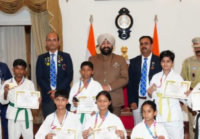 नेपाल इंटरनेशनल कराटे चैंपियनशिप के पदक विजेता खिलाड़ियों का राजभवन में सम्मान