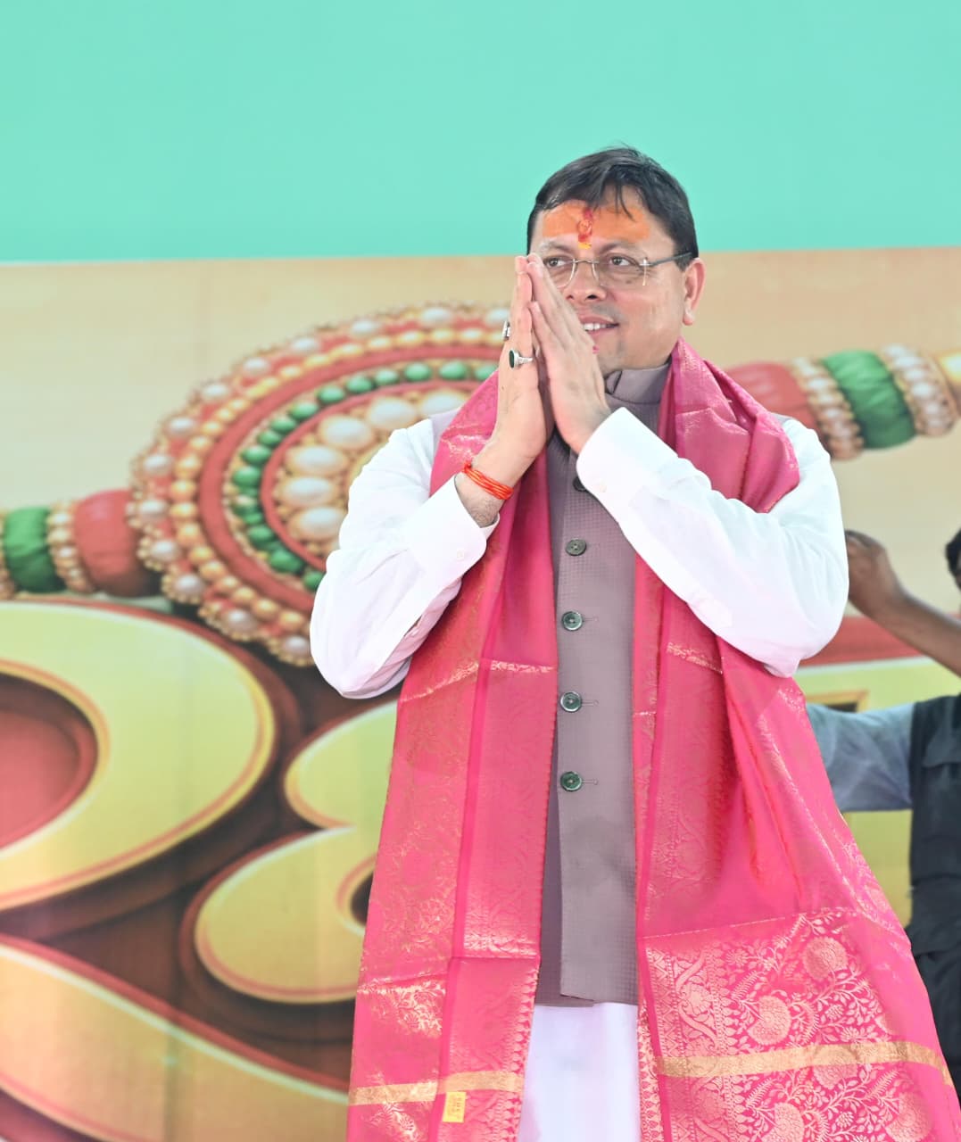 मुख्यमंत्री धामी की बड़ी घोषणा: अब 60 वर्ष की आयु से महिलाओं को रोडवेज बसों में मिलेगा मुफ्त सफर*