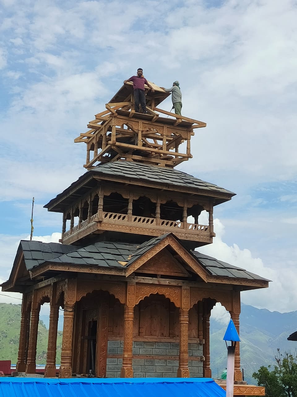यमुना घाटी में आस्था का सैलाब: सिंगुणी में आकार ले रहा छलेश्वर महाराज का भव्य मंदिर