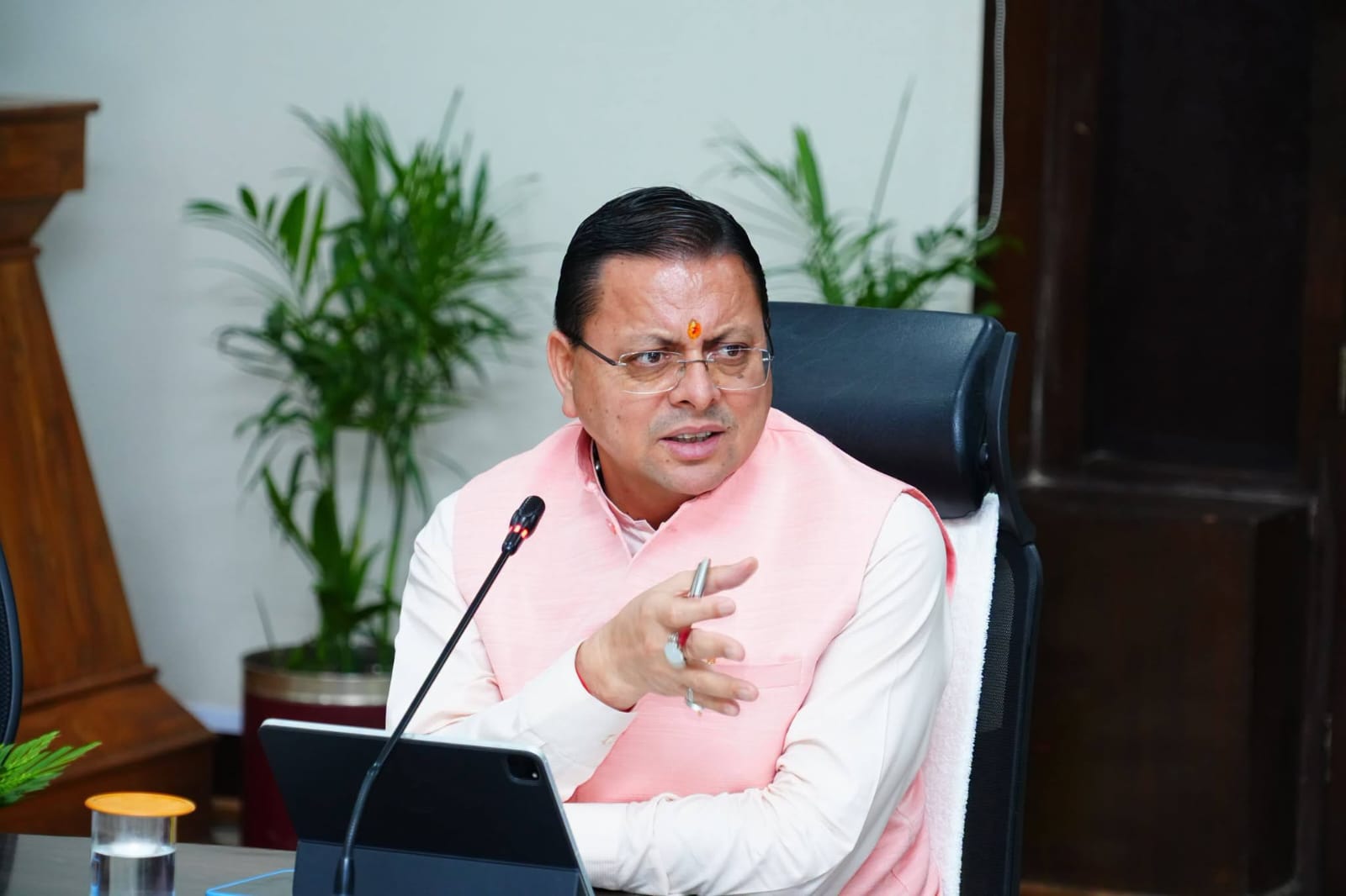 सीएम धामी ने प्रदान की विभिन्न विकास योजनाओं एवं निर्माण कार्यों के लिए ₹ 31 करोड़ की वित्तीय स्वीकृति