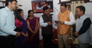 मुख्यमंत्री से विभिन्न कर्मचारी संगठनों के प्रतिनिधिमंडलों ने की भेंट