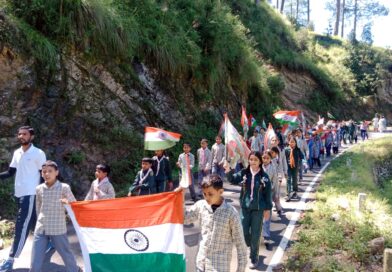 हटवाल गांव मुख्य बाजार में निकली भव्य तिरंगा यात्रा 