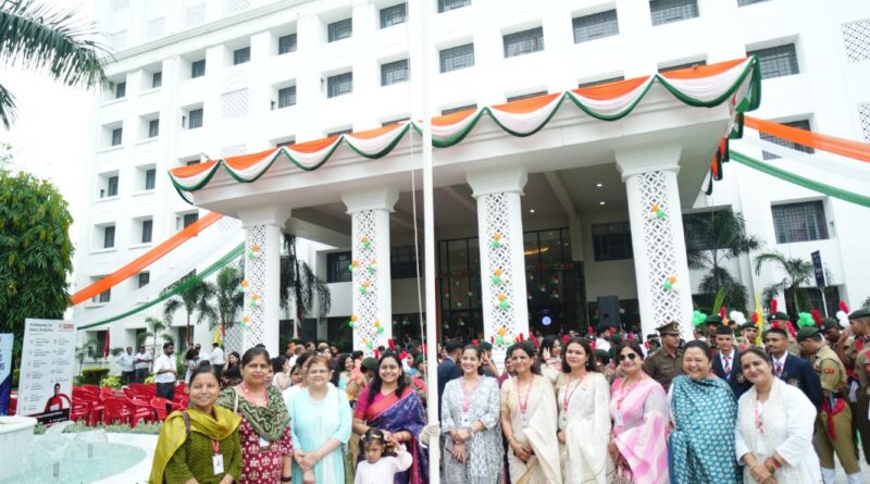 एसजीआरआर विश्वविद्यालय तिरंगे के रंग में रंगा