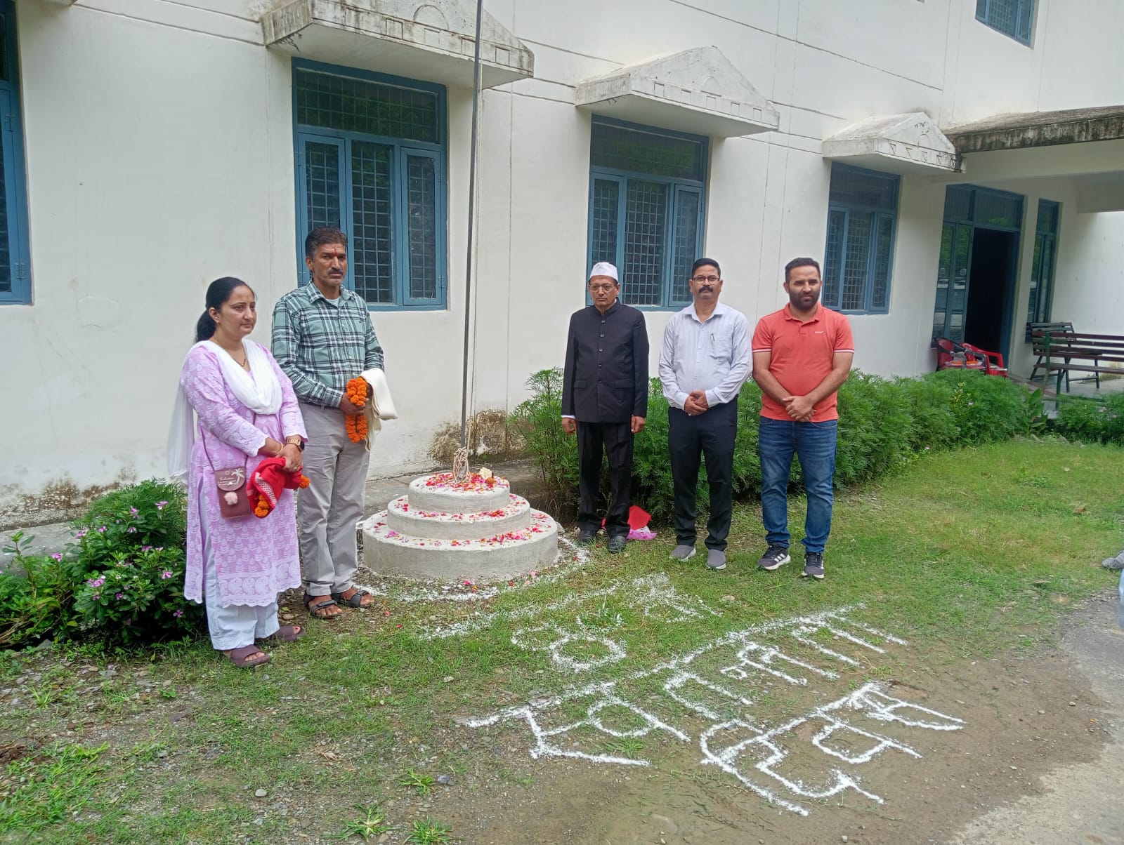 तहसील नैनबाग में स्वतंत्रता दिवस पर फहराया तिरंगा, स्वतंत्रता संग्राम सेनानी एवं परिजनों का सम्मान 