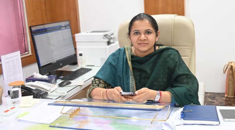 ‎विशेष गहन पुनरीक्षण कार्यक्रम के तहत दावे-आपत्तियों के निस्तारण की जिलाधिकारी ने की समीक्षा