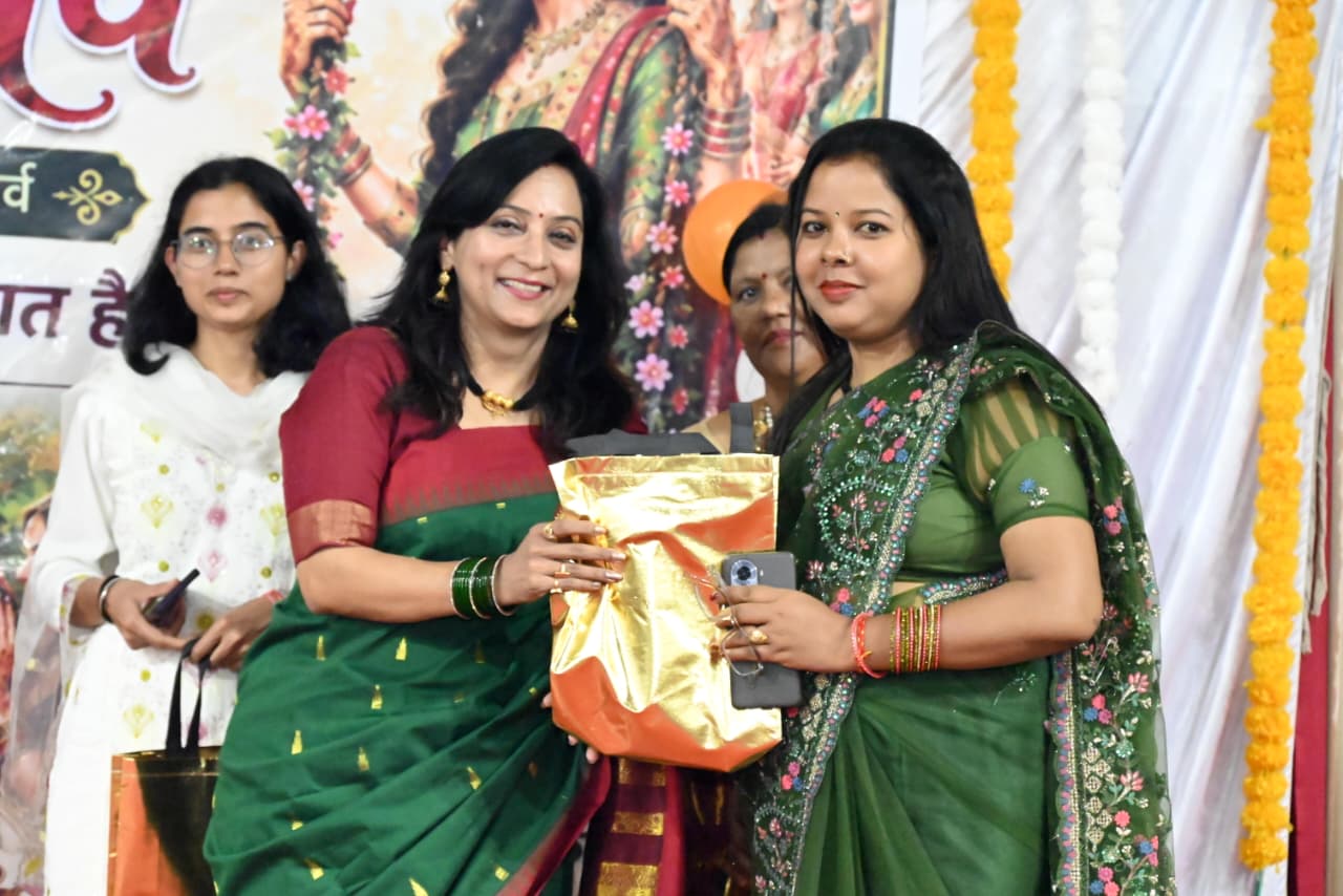 पुलिस लाइन उत्तरकाशी में हर्षोल्लास व धूमधाम के साथ आयोजित हुआ भव्य तीज उत्सव