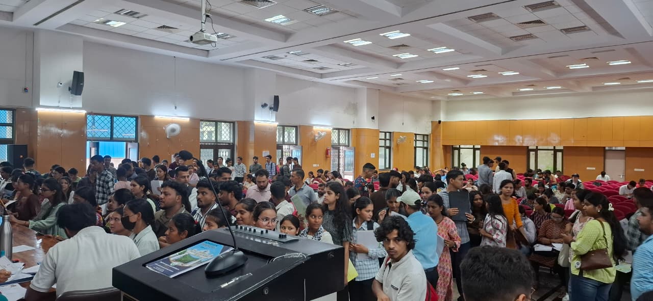 बी.एड. स्पॉट काउंसलिंग के प्रथम दिन 230 अभ्यर्थियों ने दर्ज कराई उपस्थिति