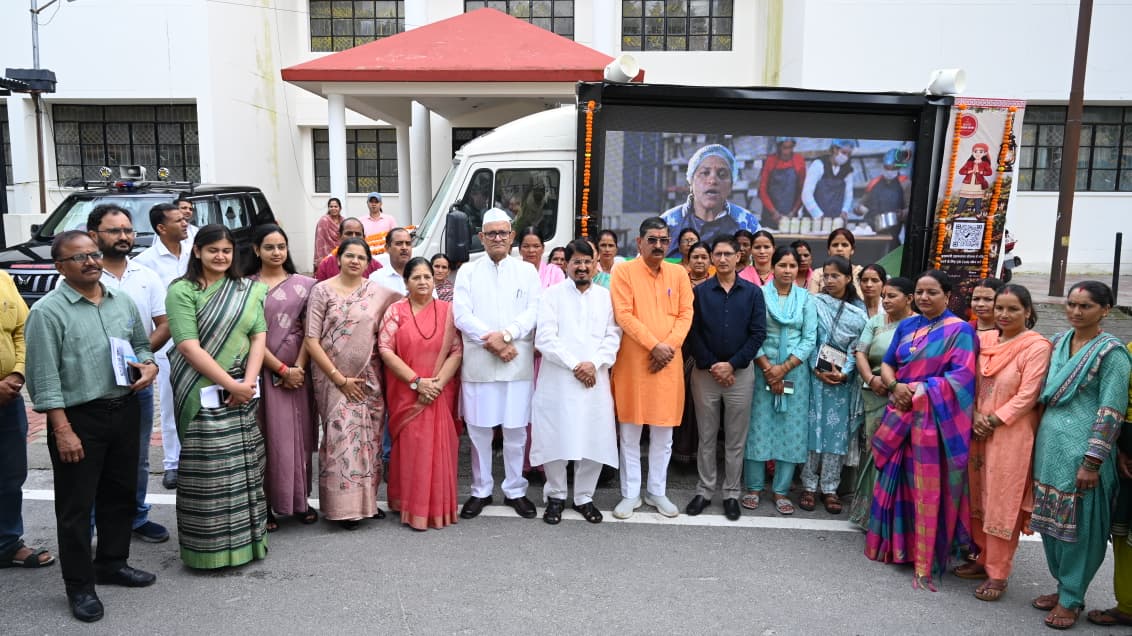 मुख्यमंत्री उद्यमशाला योजना के तहत उद्यम IEC प्रचार वाहन को किया फ्लैग ऑफ 