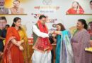 सीएम धामी को प्रदेशभर से आई बहनों ने बांधा रक्षा सूत्र