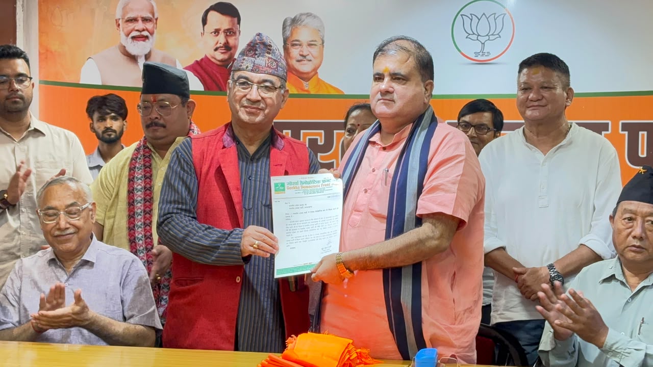 गोरखा डेमोक्रेटिक फ्रंट का भाजपा में विलय, 27 में हैट्रिक का शुभ संकेत : भट्ट