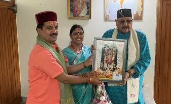 ट्रेक ऑफ द ईयर में उत्तरकाशी के रूटों को शामिल करने पर भाजपा नेता जगमोहन रावत व पूर्व ब्लाक प्रमुख विनीता रावत ने जताया आभार 