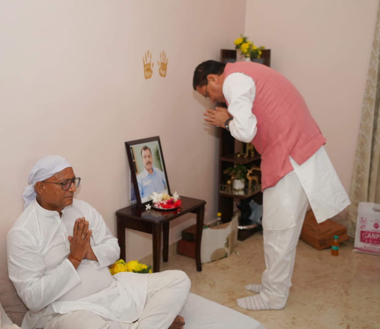 मुख्यमंत्री पुष्कर सिंह धामी ने पूर्व दायित्वधारी वीरेंद्र सिंह बिष्ट के निधन पर दुःख किया व्यक्त  