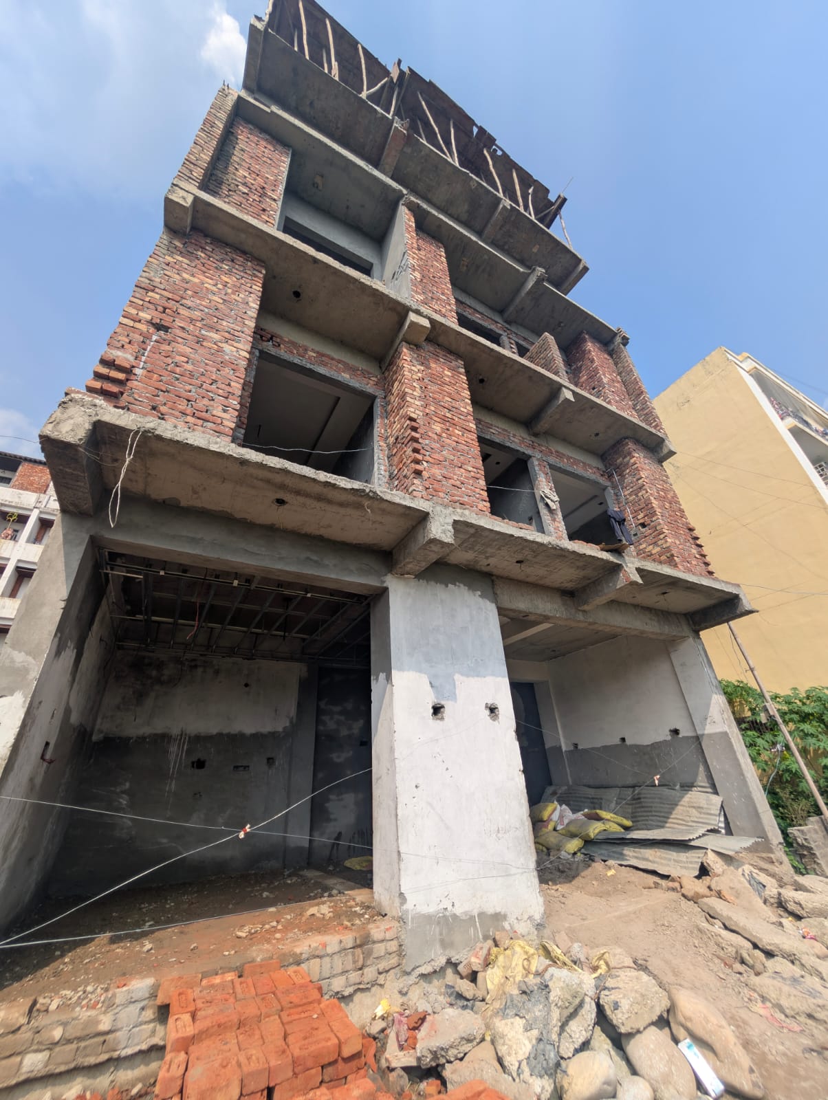 अवैध प्लॉटिंग और निर्माण पर एमडीडीए की बड़ी कार्रवाई, तीन स्थानों पर सीलिंग, दो जगह ध्वस्तीकरण