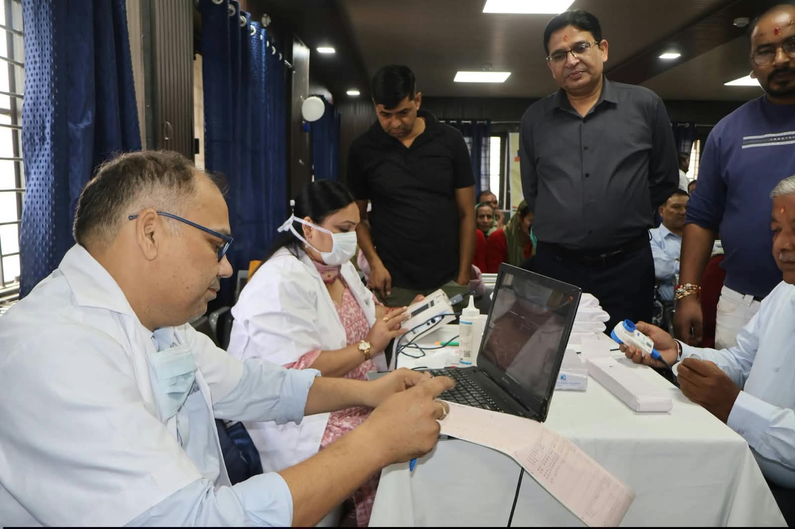 चम्पावत में लगा विशेषज्ञ डॉक्टरों का बड़ा दरबार, अपोलो दिल्ली की टीम ने शुरू किया तीन दिवसीय मेडिकल कैम्प